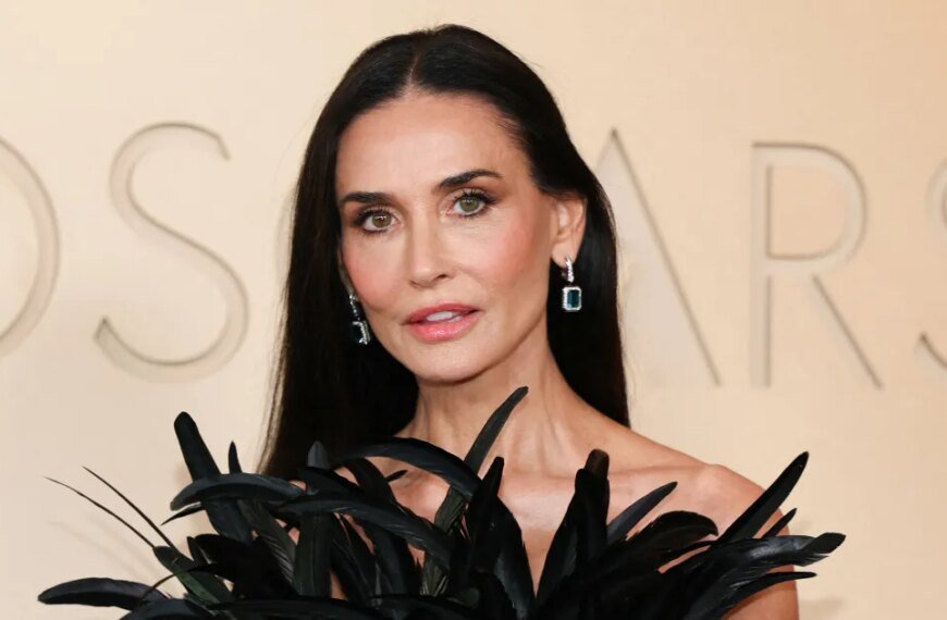 How Demi Moore’s Makeup Artist Created Her Gorgeous Oscars Lip Look with a $30 Plumping Gloss