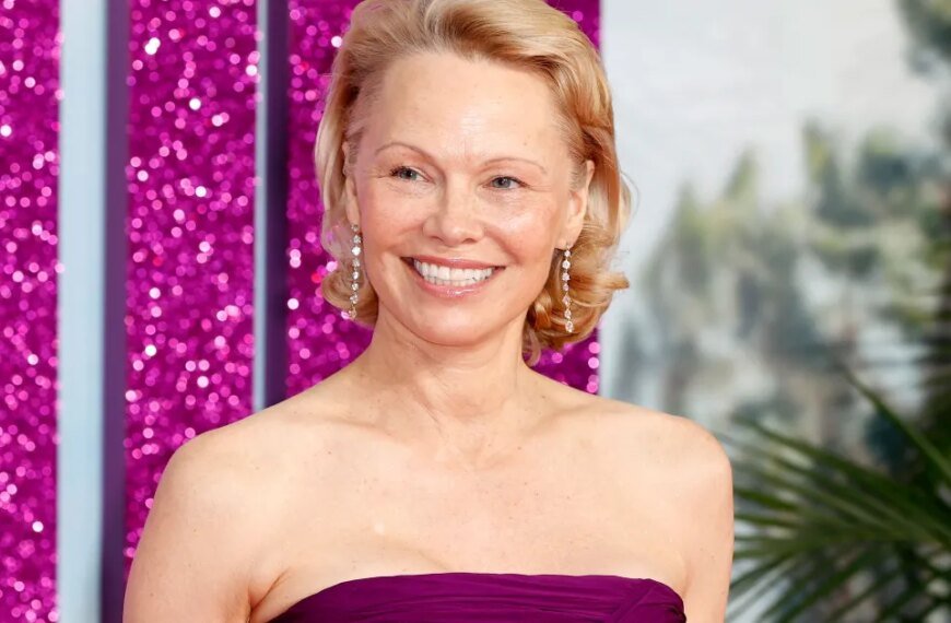 How to Smell Like Pamela Anderson with Her Favorite Fresh-Scented Perfume