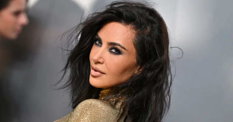 How to Style Kim Kardashian's Chic Handbag for Any Outfit