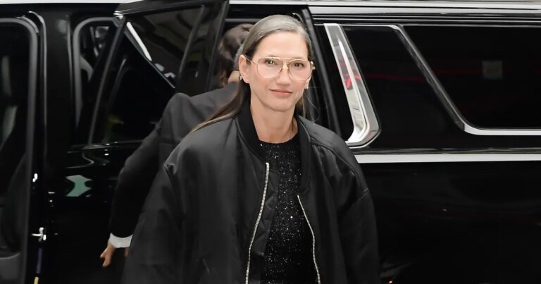 Jenna Lyons Shows Why a Relaxed Bomber Jacket Is the Perfect Layer for Spring