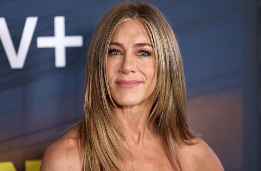 Jennifer Aniston's Favorite Moisturizer for Youthful Skin You Can Try Too