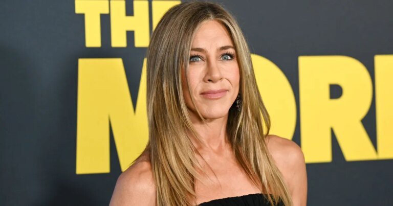 Jennifer Aniston’s Modern Coffee Machine Offers Over 100,000 Drink Options You Can Find on Amazon