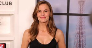 Jennifer Garner's Chic Designer Sandals Cost $1,100—Here's a Stylish $30 Alternative