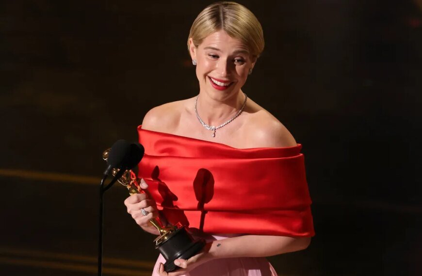 Jessie Buckley Shares Her Hamnet Win on UK Mother’s Day at the Oscars