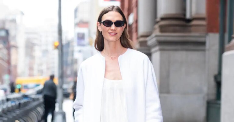 Karlie Kloss is Showcasing Stylish and Comfortable Pants as a Fresh Denim Option for Spring
