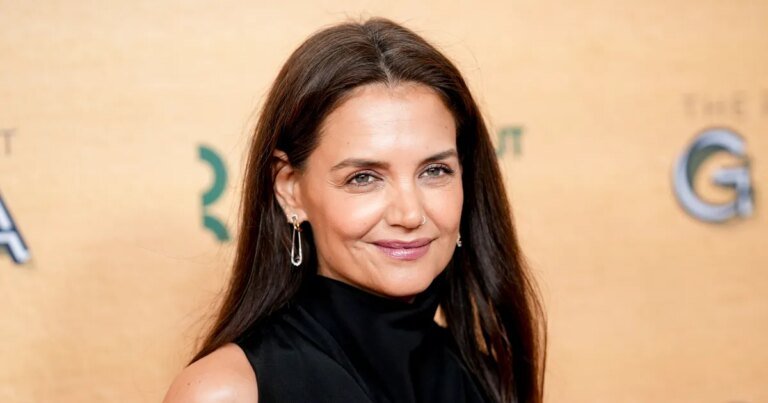 Katie Holmes' Favorite Tote: A Stylish Essential for Manhattan Women You Need to Try