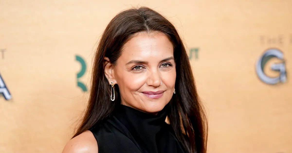 Katie Holmes' Favorite Tote: A Stylish Essential for Manhattan Women You Need to Try