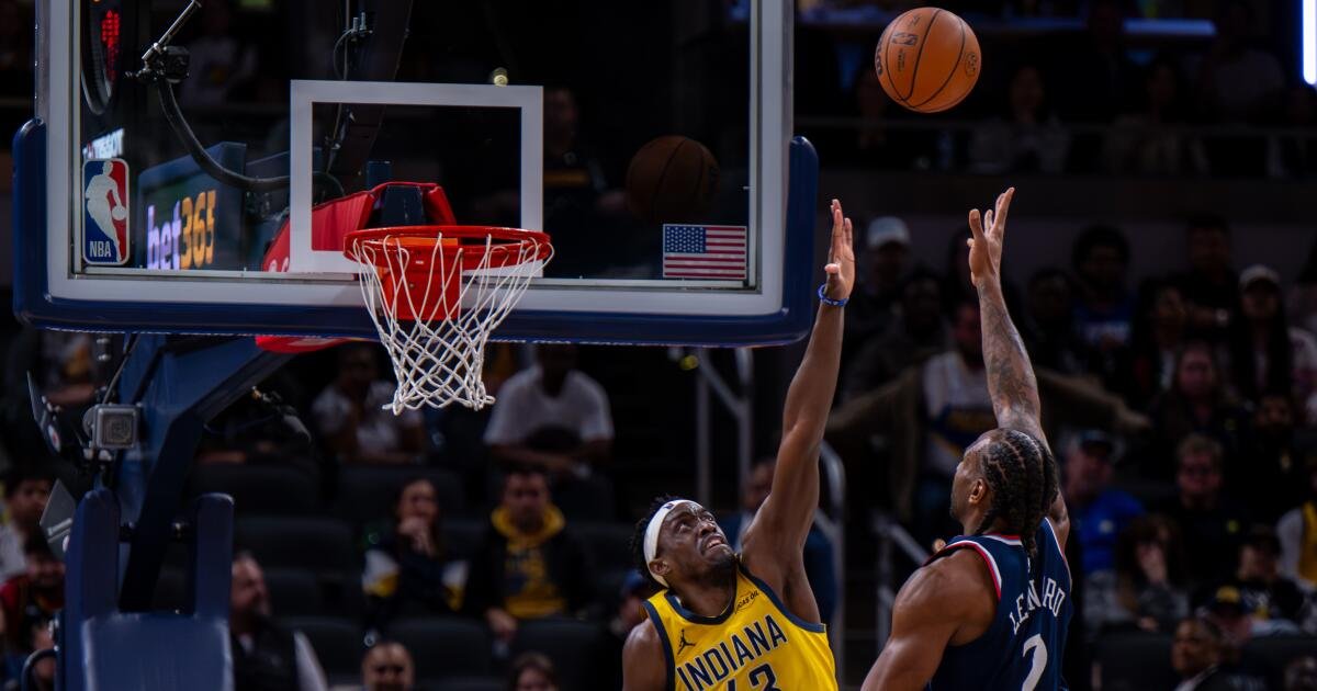 Kawhi Leonard's Last-Second Shot Leads Clippers to a Remarkable Comeback Victory Against the Pacers