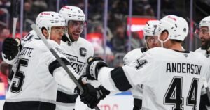Kings Top Islanders to Secure Final Wild-Card Spot