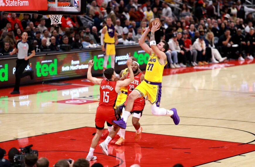 Lakers Celebrate Sixth Consecutive Win with 100-92 Victory Over Rockets Led by Doncic