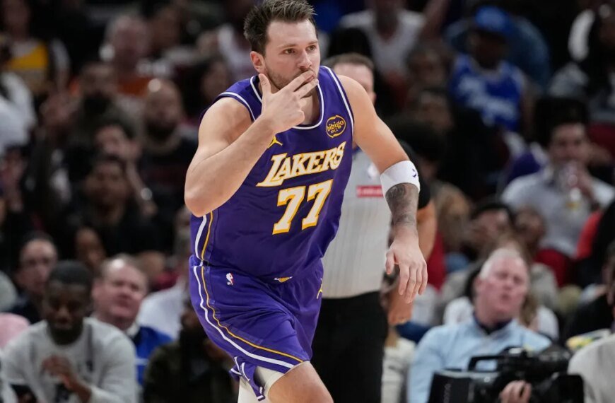 Lakers Extend Winning Streak to 7 with 124-116 Victory Over Rockets as Doncic Scores 40 and James Contributes 30
