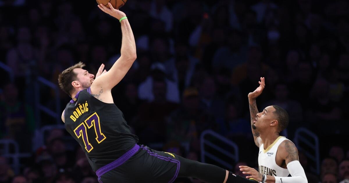 Lakers Win Against Pelicans with Strong Performance from All Five Starters