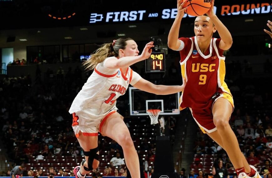 Lindsay Gottlieb and USC Show That This Season Is Just Getting Started
