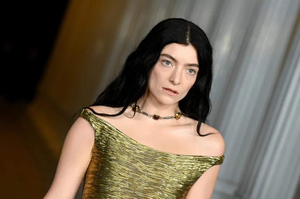 Lorde Shares Her Record Deal Has Ended and She's Excited for a Fresh Start