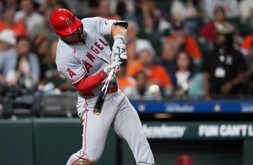 Mike Trout Hits Another Home Run, Leading Angels to Victory Against Astros