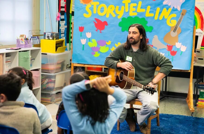 Noah Kahan Talks with Kids About Being ‘Chopped’ or ‘Unc’ on ‘Celebrity Substitute’: Their Genuine Reactions