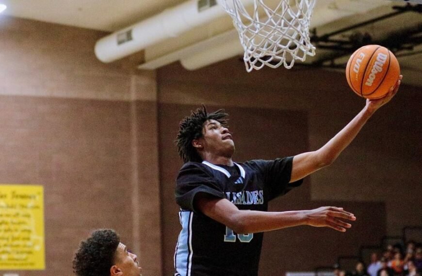 Palisades Falls to Bakersfield Christian in a Close Match