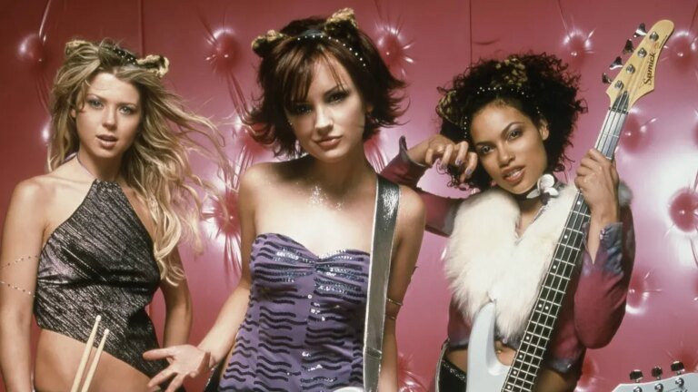 Rachael Leigh Cook Shares Her Thoughts on a Possible ‘Josie & The Pussycats’ Sequel and Its Cult Following