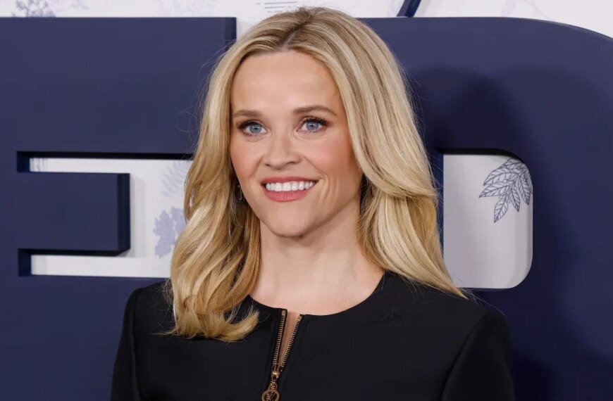 Reese Witherspoon Loves These Trendy Sneakers That Shoppers Say Are Great for Walking