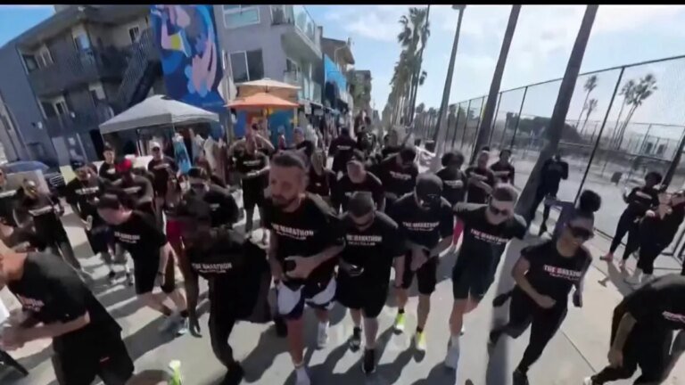 Runners Pay Tribute to Nipsey Hussle at the LA Marathon