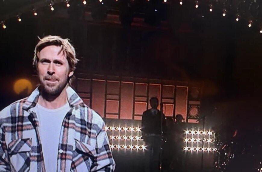 Ryan Gosling Joins Harry Styles on Stage During 'SNL' Performance