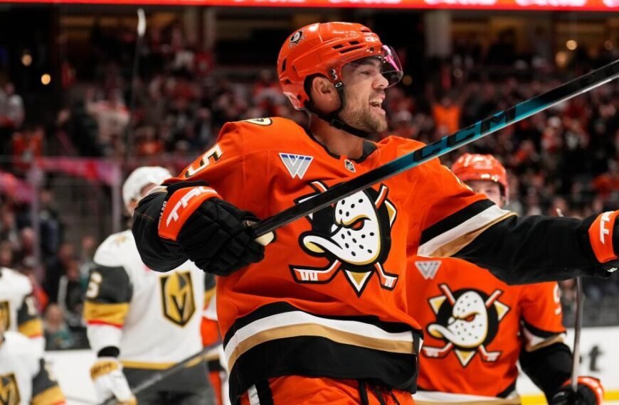 Ryan Poehling Signs Four-Year Contract Extension with the Ducks