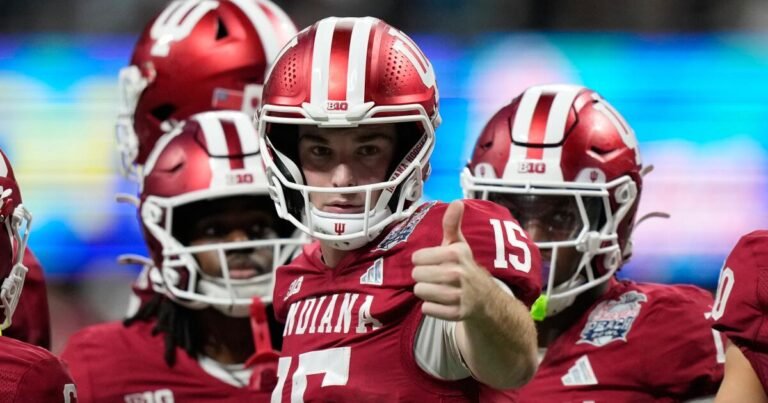 Sam Farmer's First NFL Mock Draft: Why Tom Brady's Raiders Are Likely to Choose a Quarterback