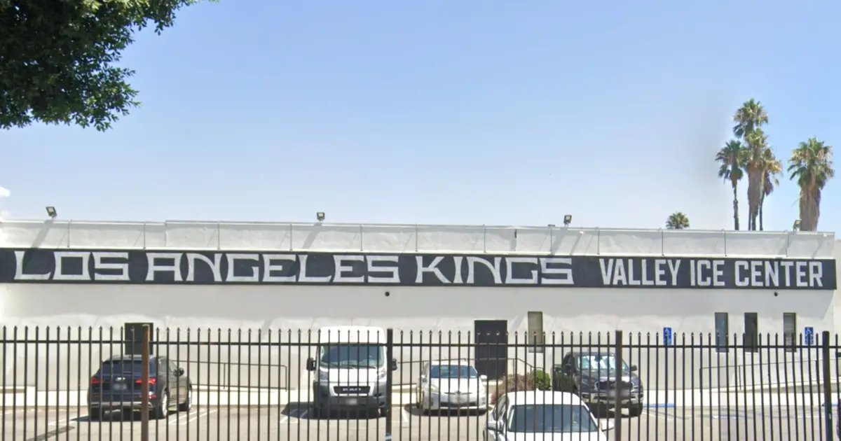 San Fernando Valley Hockey Community Comes Together to Preserve Historic Ice Rink