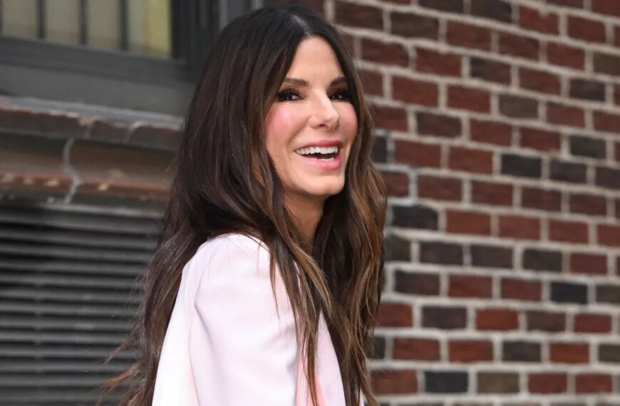 Sandra Bullock is Rocking Cuffed Jeans: A Trend to Look Out for This Spring