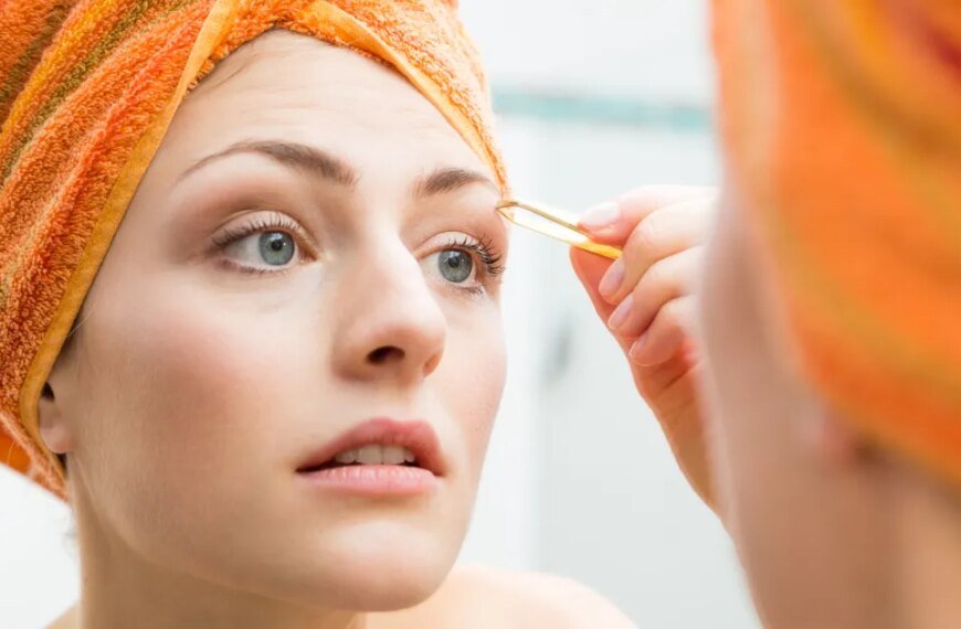 Say Goodbye to ’90s Brows: This Lash and Brow Serum Helps You Skip the Mascara