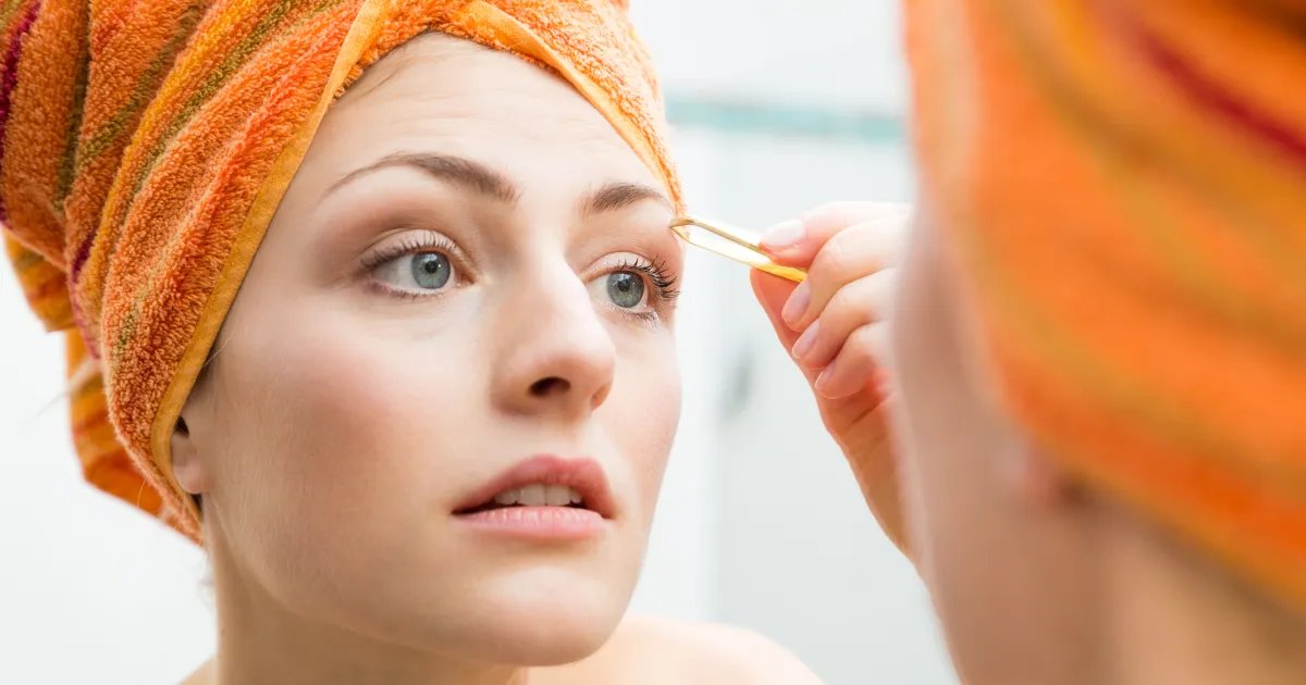 Say Goodbye to ’90s Brows: This Lash and Brow Serum Helps You Skip the Mascara