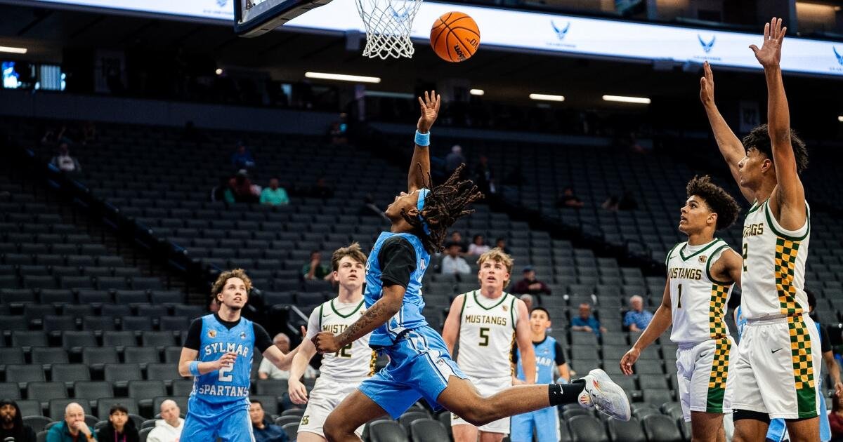 Sylmar Defense Faces Challenges in Second Half of Division V State Match Against San Marin