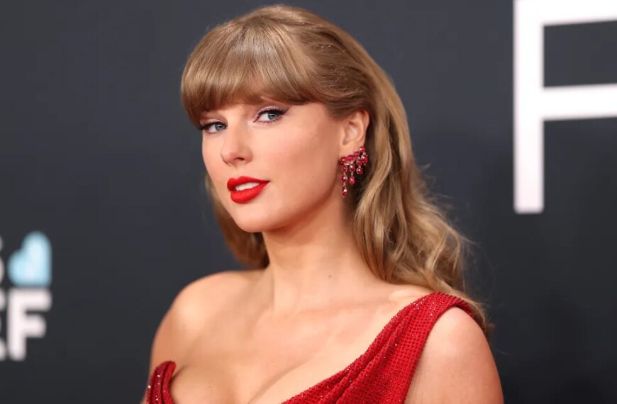 Taylor Swift's Kendra Scott Necklace is Now Available at a Great Price on Amazon