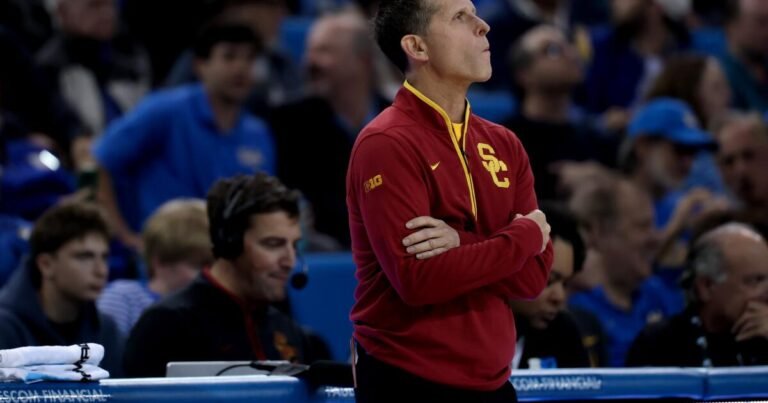 USC Men's Team Faces Tough Challenge with Sixth Straight Loss to Washington
