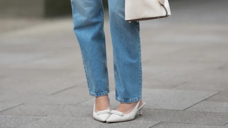 Slingback Flats and Light-Wash Jeans: A Perfect Summer Match for Comfort and Style