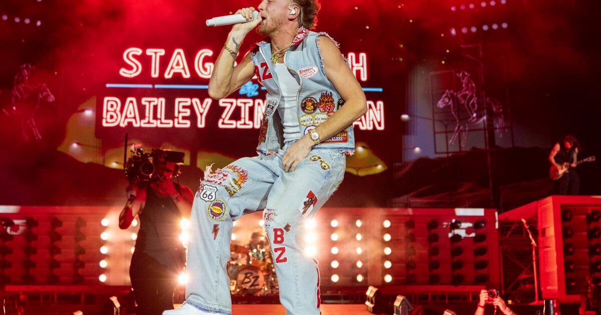 A Casual 10 Minutes with Bailey Zimmerman at Stagecoach