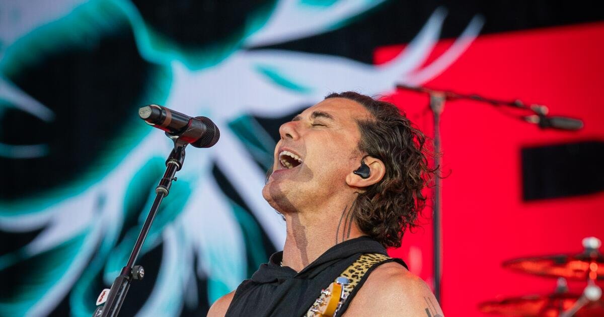 A Quick Chat with Gavin Rossdale at Stagecoach: Behind the Scenes in 10 Minutes