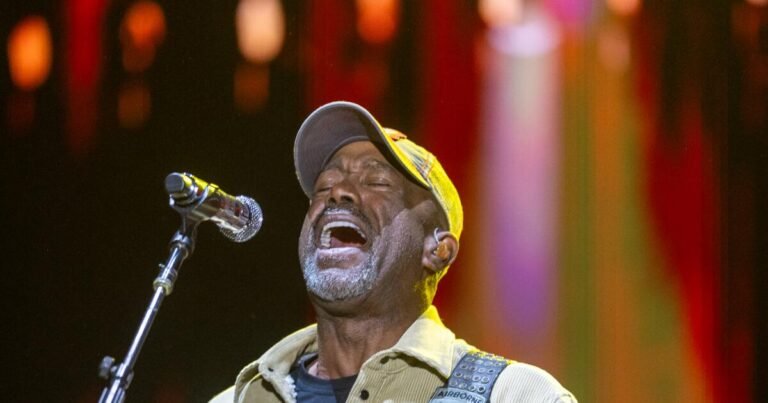 A Relaxing 10 Minutes with Darius Rucker at Stagecoach