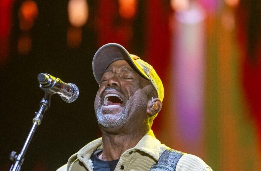 A Relaxing 10 Minutes with Darius Rucker at Stagecoach