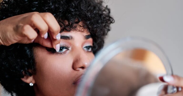 Affordable Self-Adhesive Lashes for Fuller, Beautiful Lashes in Just Minutes