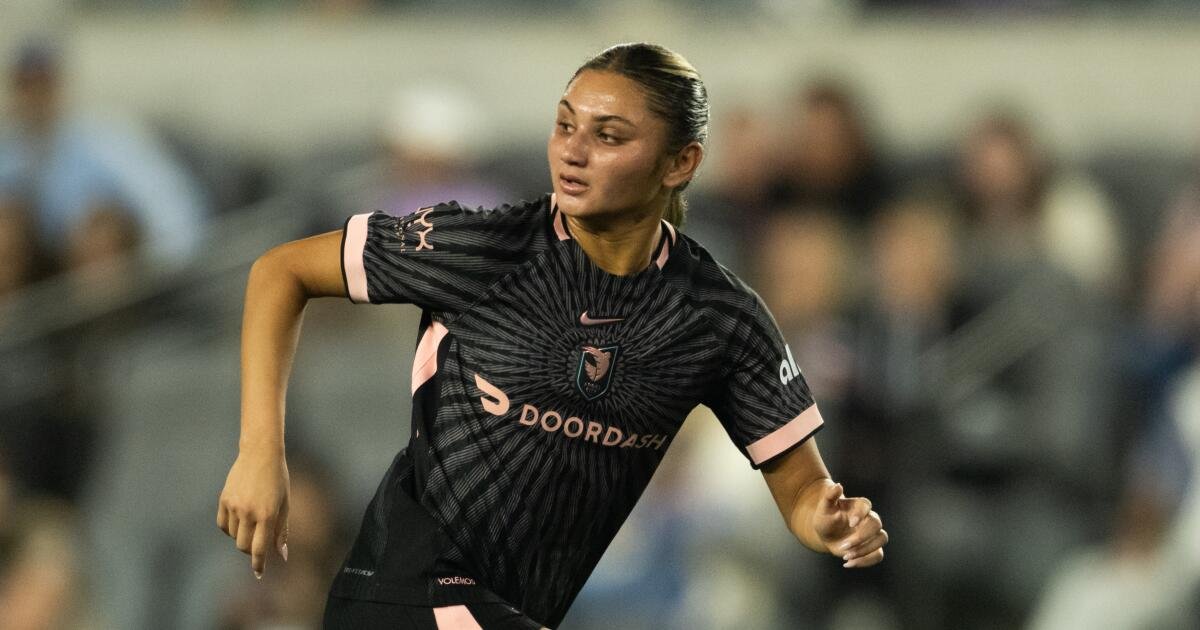 Angel City Concedes Late Goals to Orlando in Its First Loss