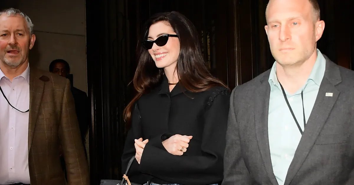 Anne Hathaway's Flattering Wide-Leg Jeans You Can Easily Recreate