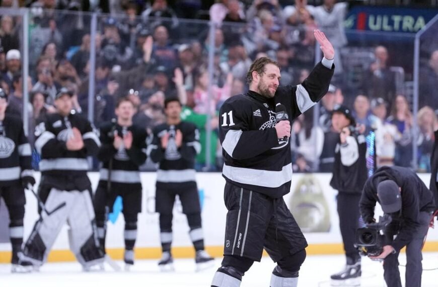 Anze Kopitar Celebrated Following Kings' Victory Over Rival Oilers in Home Season Finale