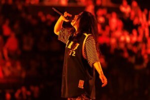 Billie Eilish Releases Intro Music for Hit Me Hard & Soft Tour, Letting Fans Enjoy the Excitement of the Opening Moments Again