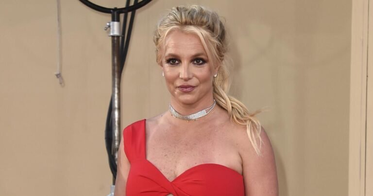 Britney Spears Enters Rehab After Recent DUI Arrest