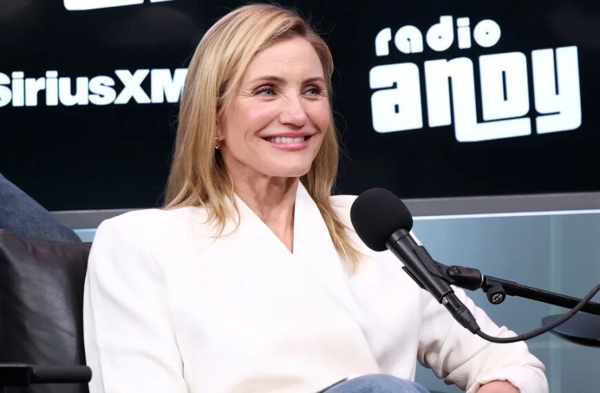 Cameron Diaz Shows How Cuffed Jeans Can Elevate Your Spring Style