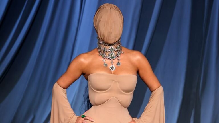 Can a Cult Fashion Brand Connect with Everyone?