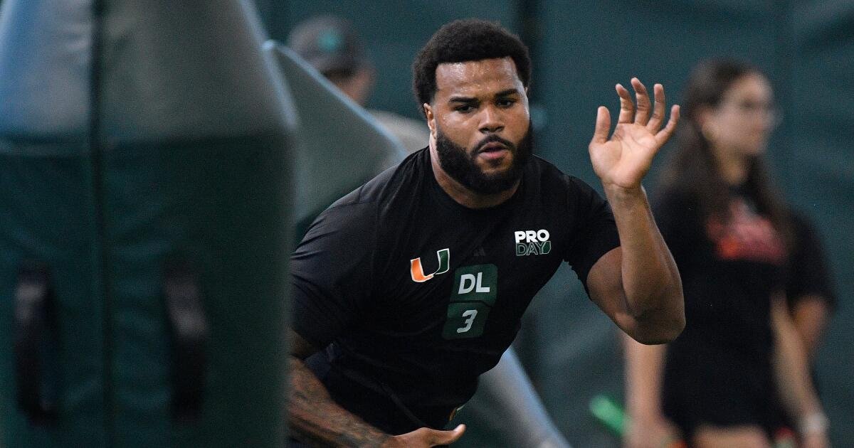 Chargers Strengthen Pass Rush by Selecting Akheem Mesidor with the 22nd Pick