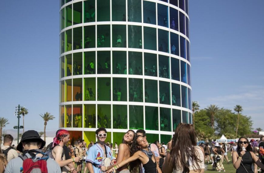 Coachella 2026 Day 1 Highlights: Sabrina Carpenter Shines at the 25th Anniversary Festival