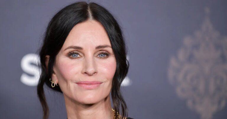 Courteney Cox Loves This Gentle Cleansing Milk That Removes Makeup Effortlessly